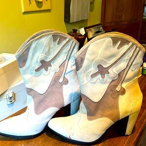 🚫NOT MEEK/MILD Diesel Madchen Beige & Tan Mid Calf Suede Cowboy Boots